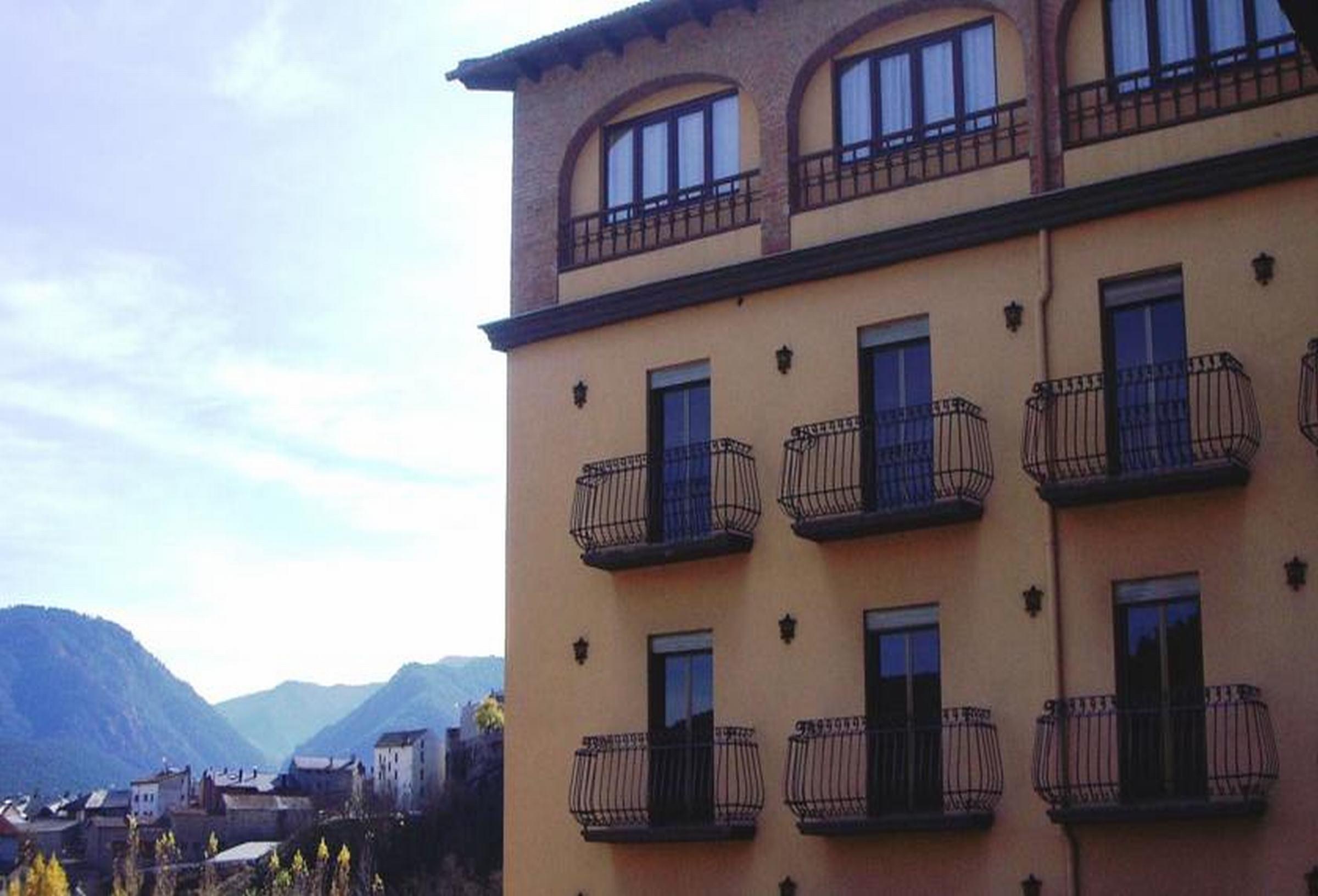 Hotel Bellavista Bellver De Cerdanya ภายนอก รูปภาพ